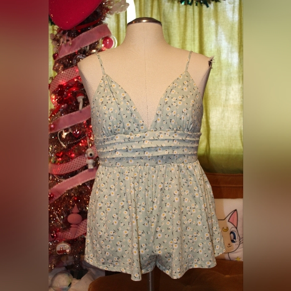 Forever 21 Mint and Daisies ditsy cottagecore Romper - Picture 7 of 8